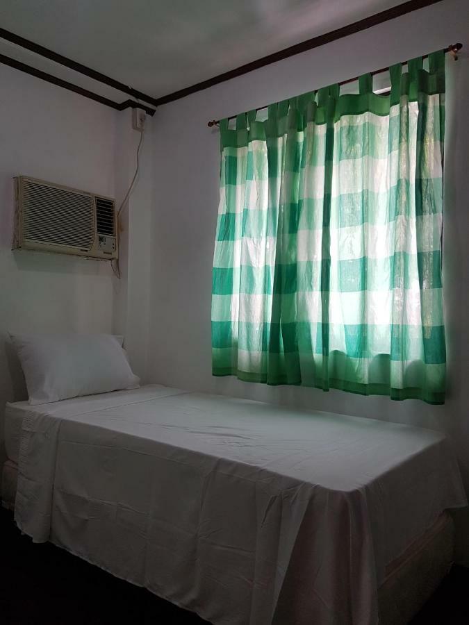 Joyful Island Hostel มักตัน ภายนอก รูปภาพ