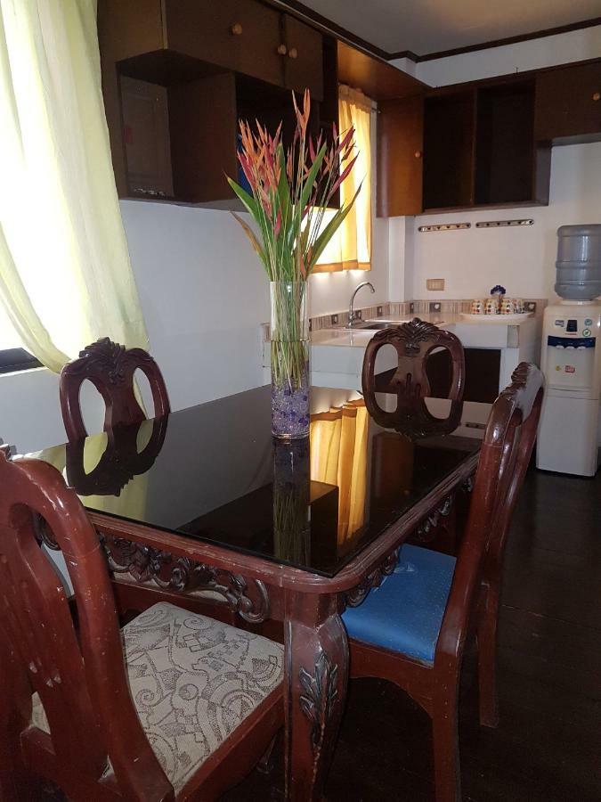Joyful Island Hostel มักตัน ภายนอก รูปภาพ
